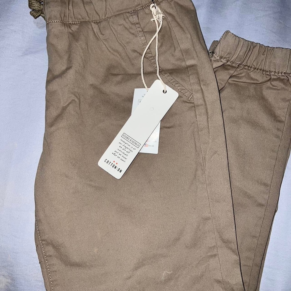 Cotton : ON: DESIGNED IN AUSTRALIA
Sand Cuffed Chino pants
